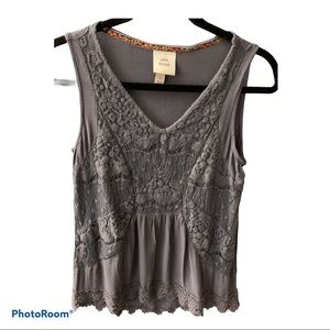 EUC Knox Rose BOHO tank Grey sz small lace